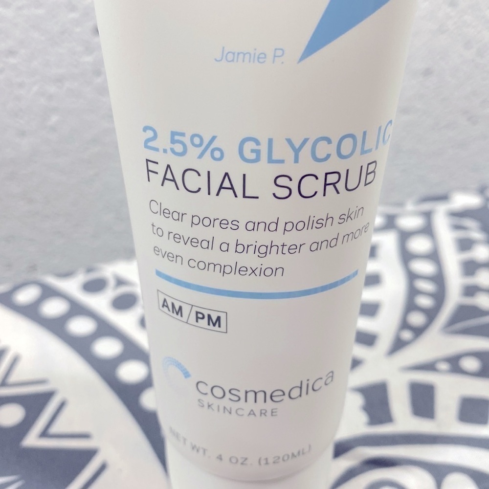 Cosmedica 2.5% glycolic facial scrub - Picture 3 of 8